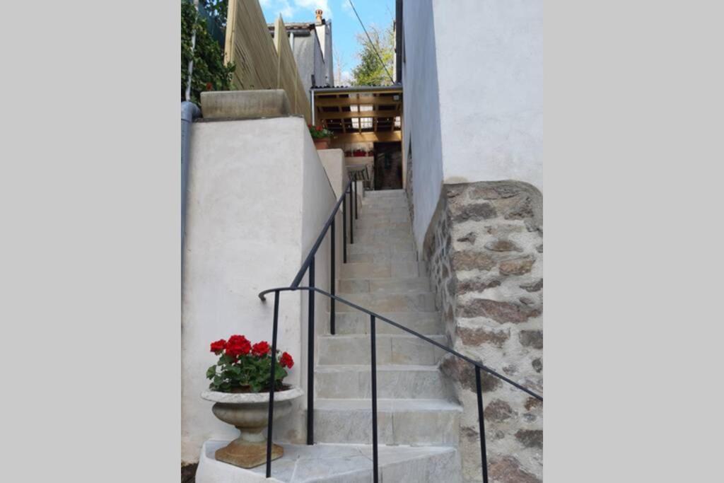 La Petite Maison Dans La Vallee Avallon Buitenkant foto